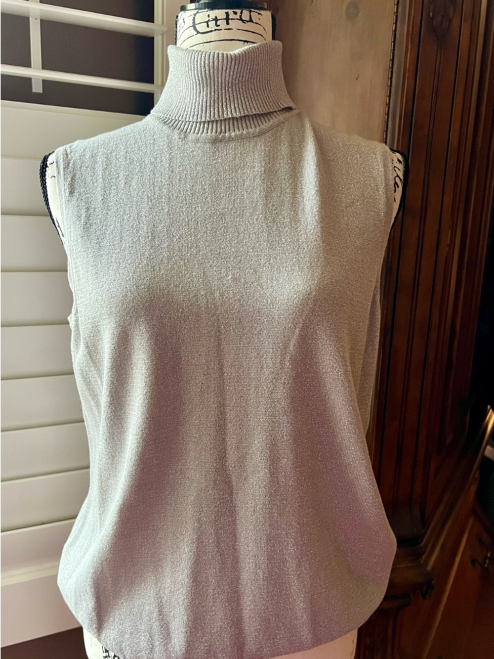 Spense Silver Sleeveless Turtleneck Sweater Glitter